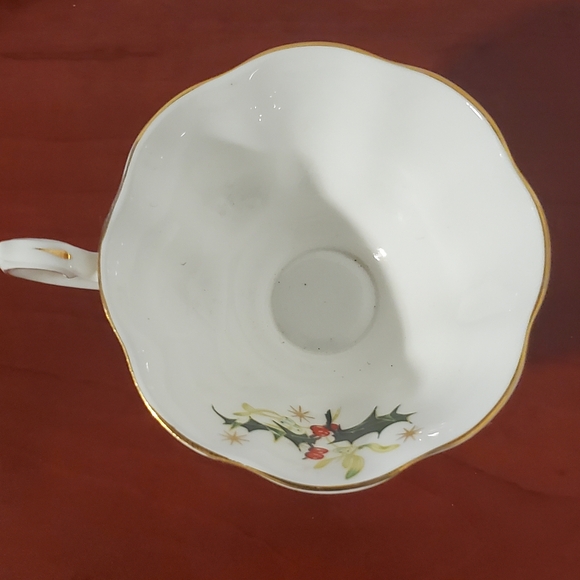 Vintage Royal Albert Yuletide Tea Cup Saucer and Tea Plate circa 1960 - Picture 4 of 13